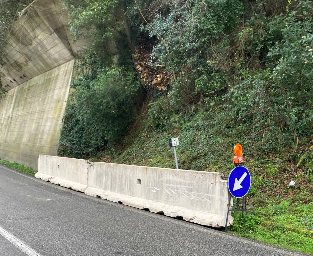 immagine notizia (ptn) Provincia, viabilità: nuova rete di protezione sulla Sr 3 Ter Narni-San Gemini, sull’Ortana l’installazione di barriere paramassi